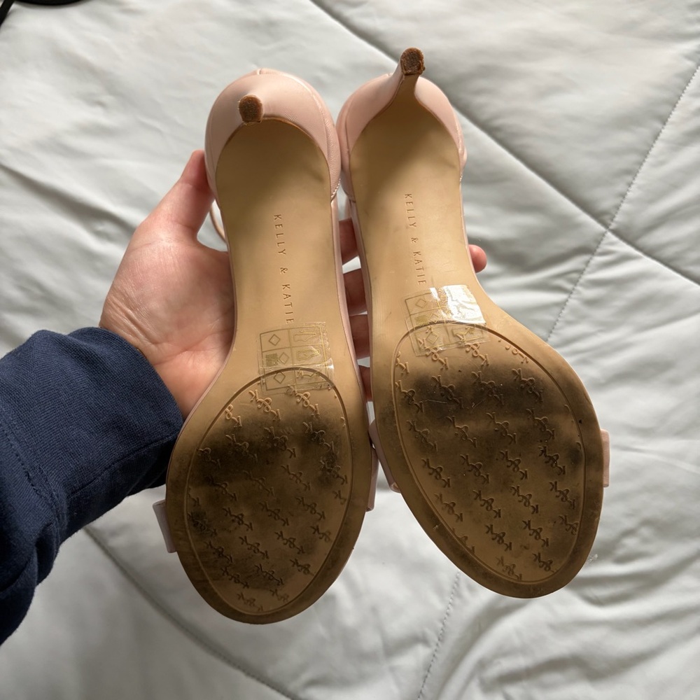 Kellie & Katie: Women's Natural Lixie Sandal - Picture 8 of 8